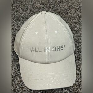 NWT Off White Paris Hilinski “All In One” golf cap cream medium
